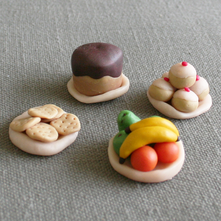 akaiko - Handmade Jewellery and Macrame - Polymer Clay Miniature Tea Party